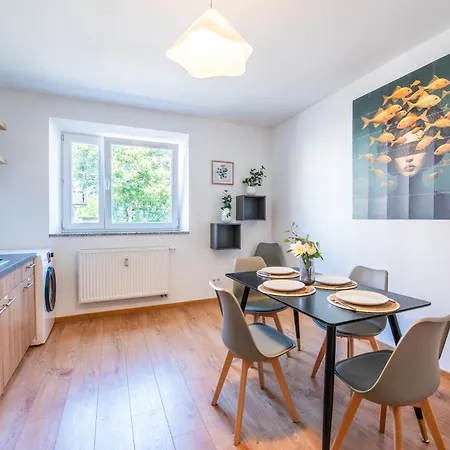 Appartement Stilvolle Mit Balkon- Wenige Gehminuten Von Der Altstadt