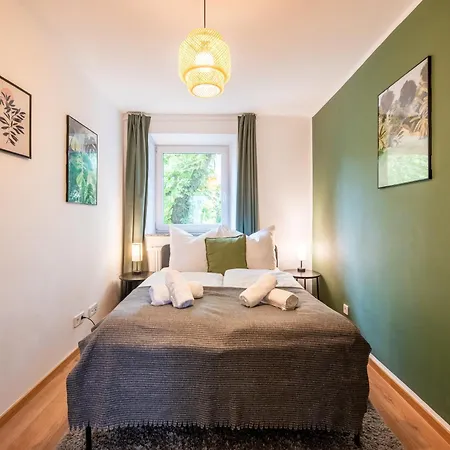 Stilvolle Mit Balkon- Wenige Gehminuten Von Der Altstadt Appartement Augsburg