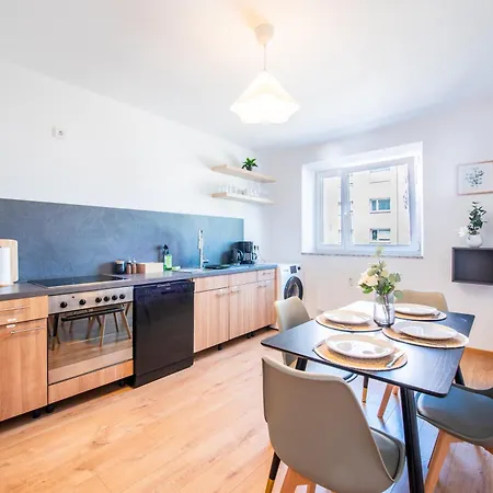 Stilvolle Mit Balkon- Wenige Gehminuten Von Der Altstadt